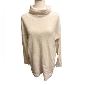 Cozy white Organic cotton Turtleneck Sweater